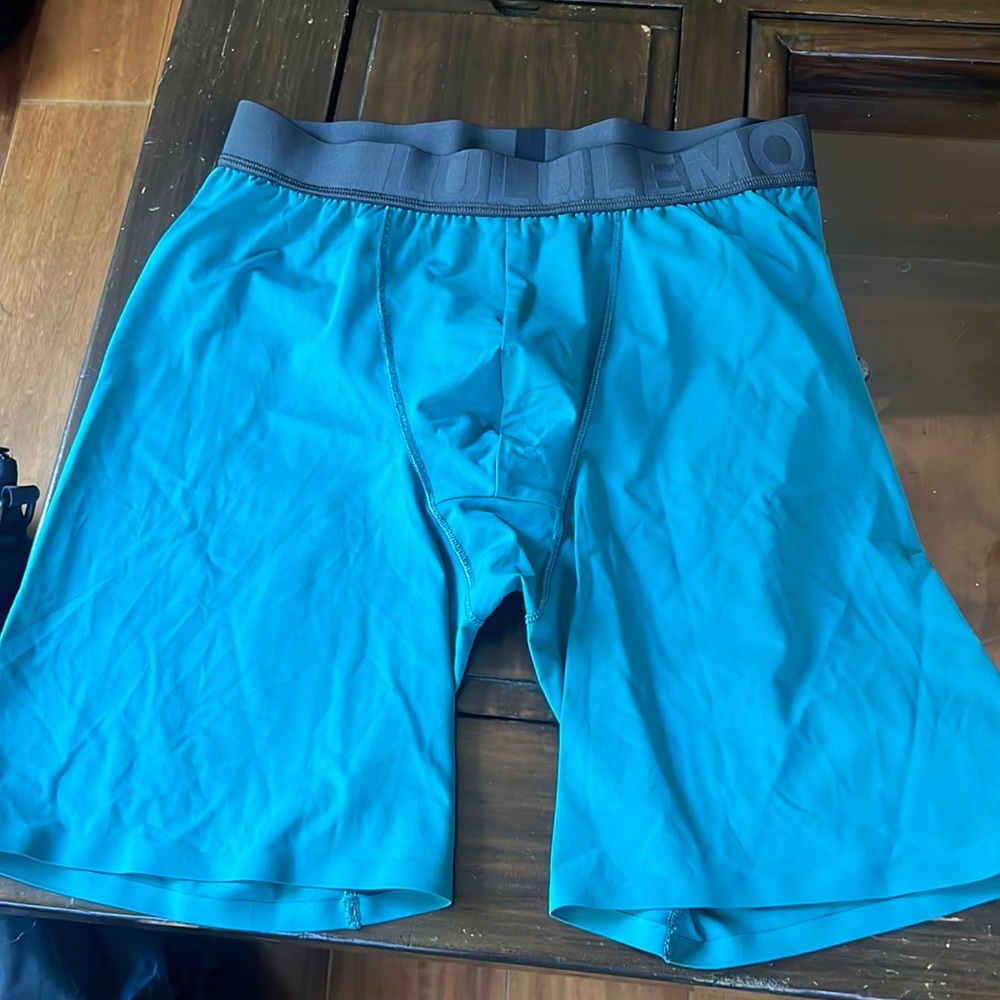 Men’s LULU Lemon compression briefs